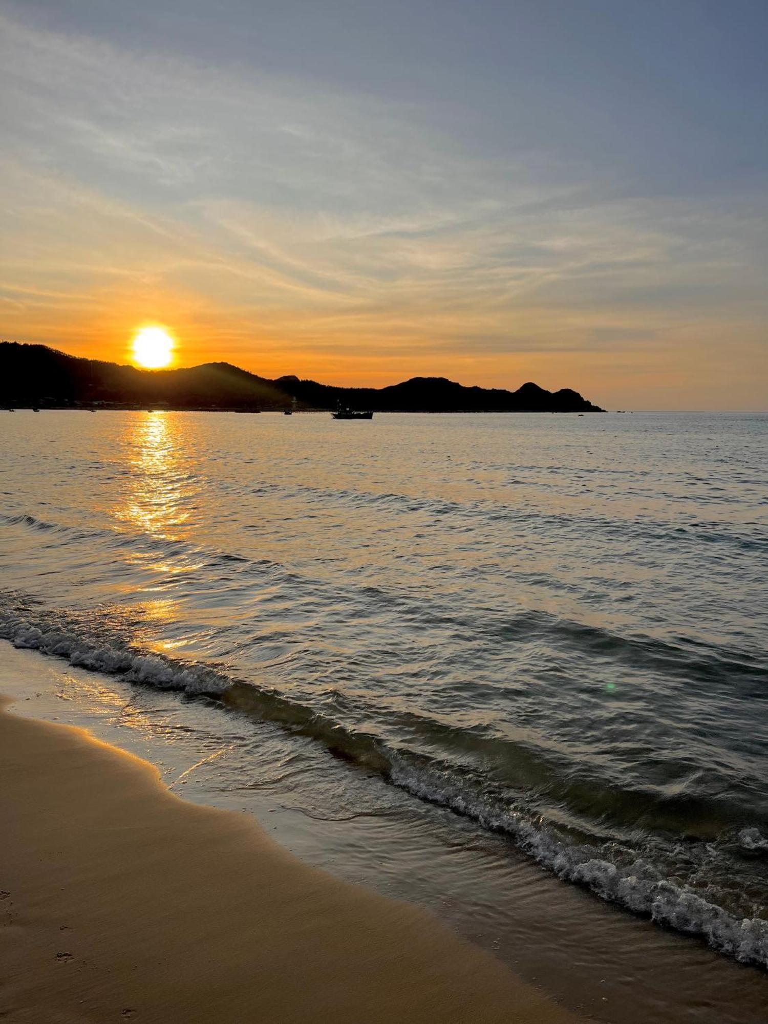Robinson Beach Bungalow Vinh Hoa エクステリア 写真